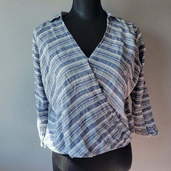 Hollister Cotton Wrap Blouse sz M - Picture 2 of 9
